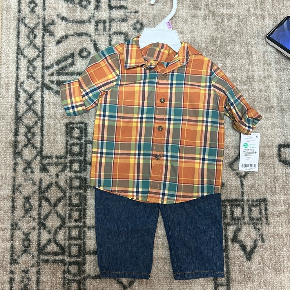 NWT 9 month Carters outfit
